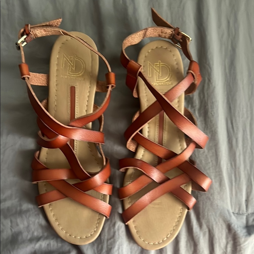 New Directions Tan Strappy Sandals